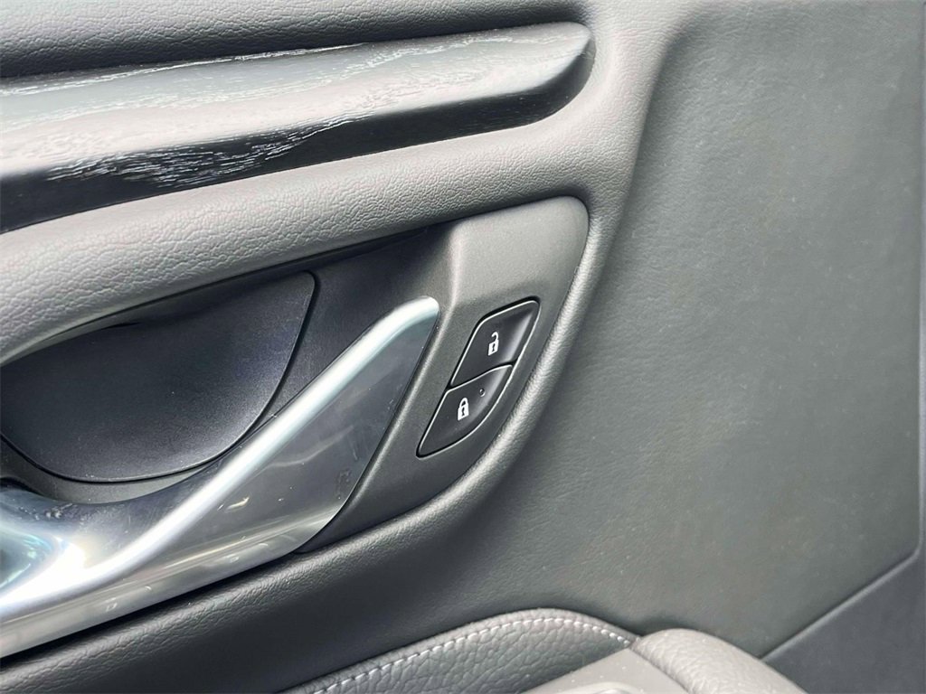2022 Gmc Yukon Denali photo 25