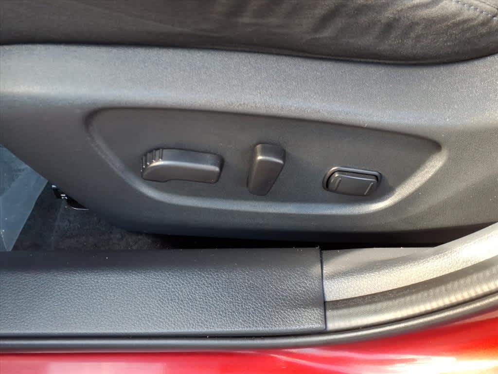2015 Nissan Rogue SV photo 16