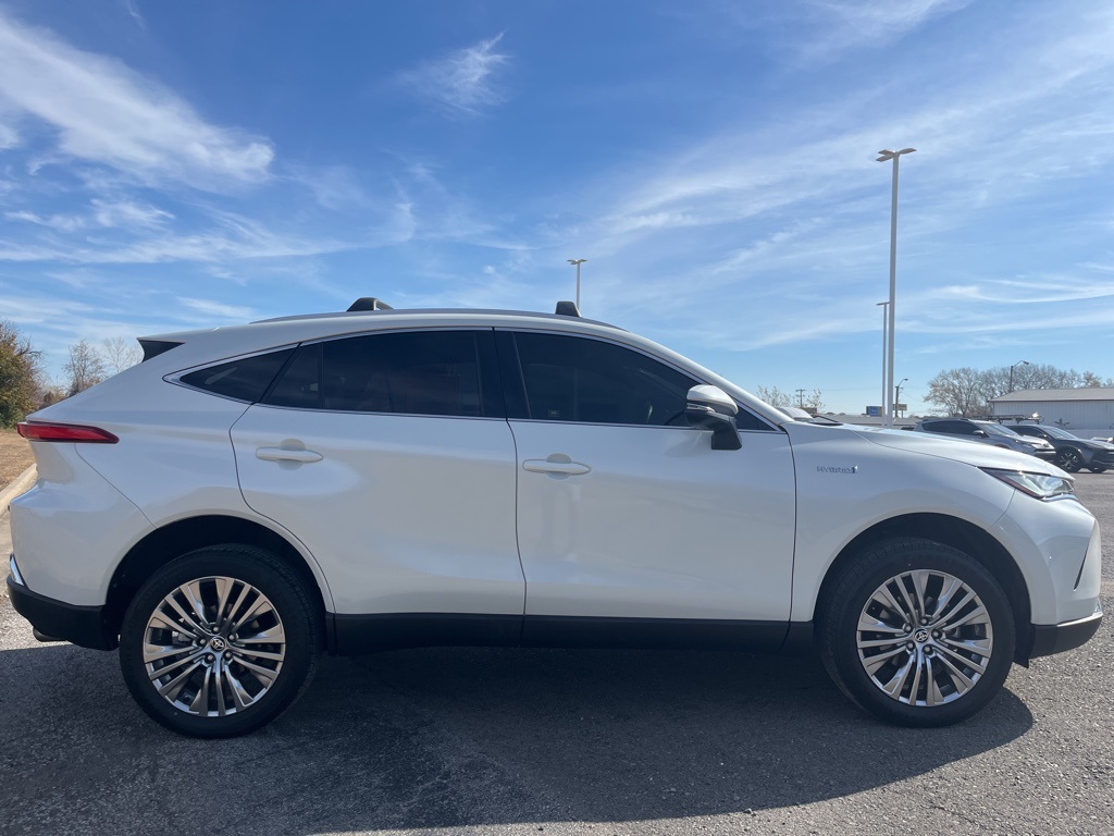 2021 Toyota Venza XLE photo 4