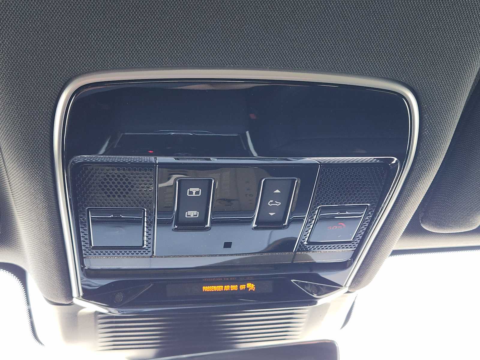 2025 Land Rover Range Rover Sport SE photo 17