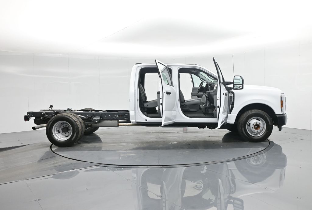 2025 Ford F-350 Super Duty XL