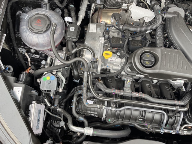 2025 Volkswagen Taos SEL photo 28