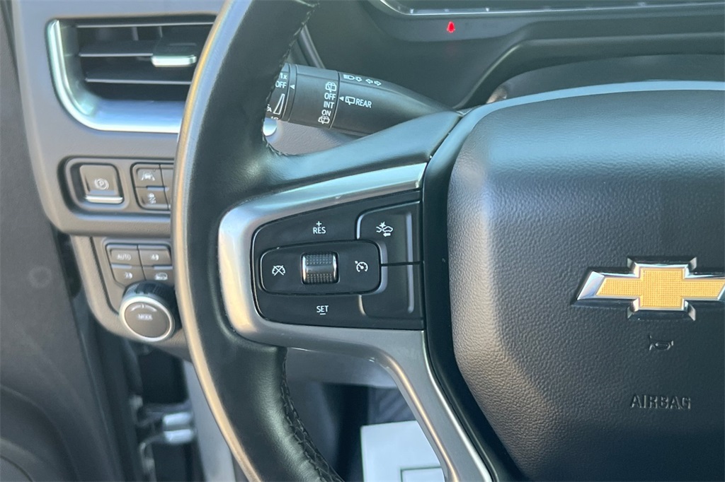 2023 Chevrolet Suburban LT photo 30