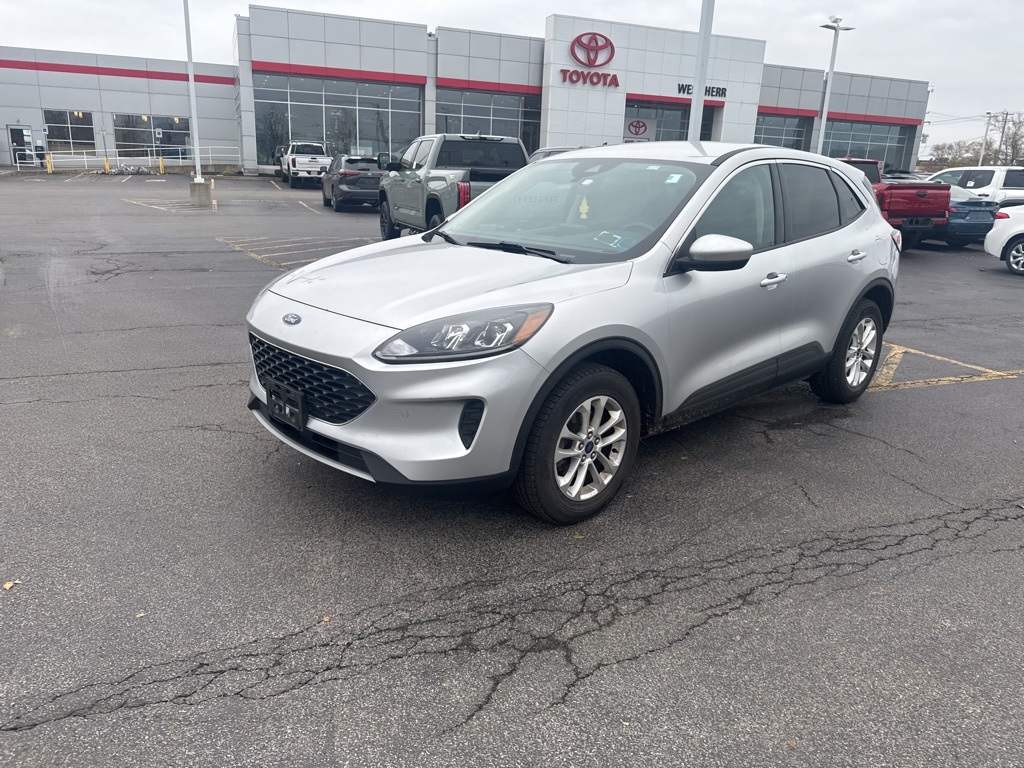 2020 Ford Escape SE photo 2