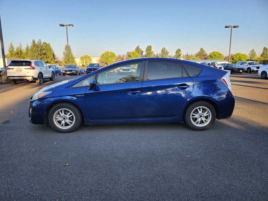 2010 Toyota Prius Three photo 3
