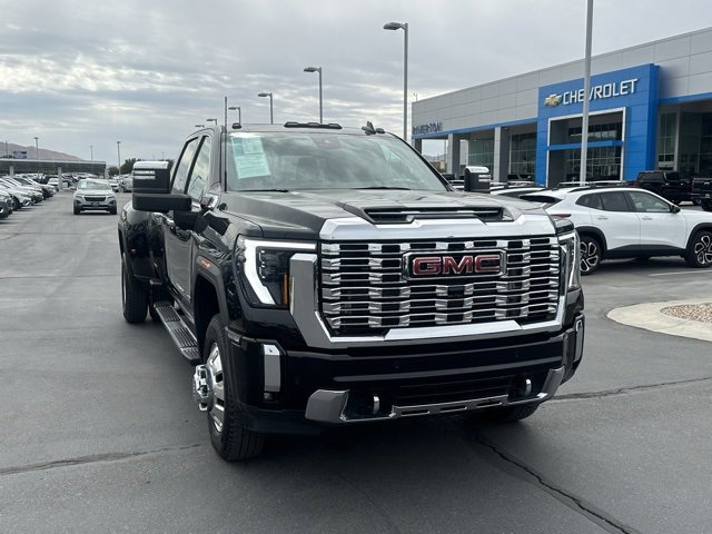 2024 Gmc Sierra 3500 HD Denali photo 2