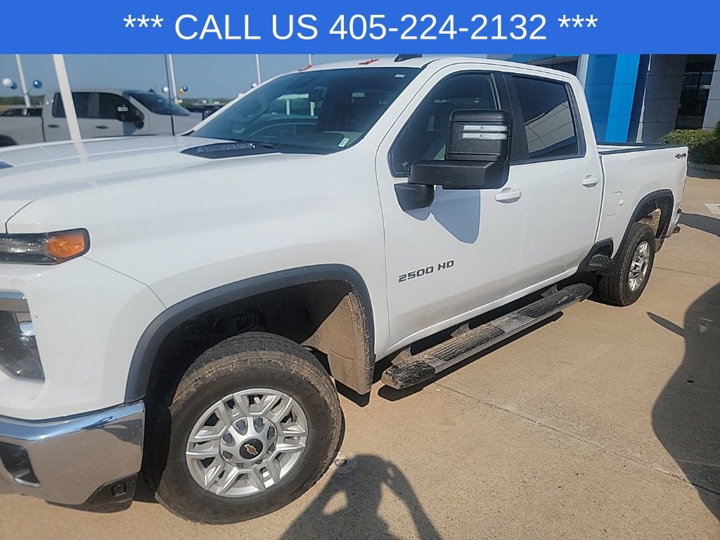 2024 Chevrolet Silverado 2500HD LT photo 3