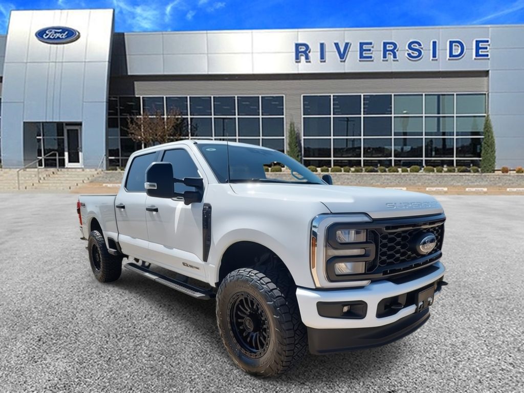 2025 Ford F-250 photo 2
