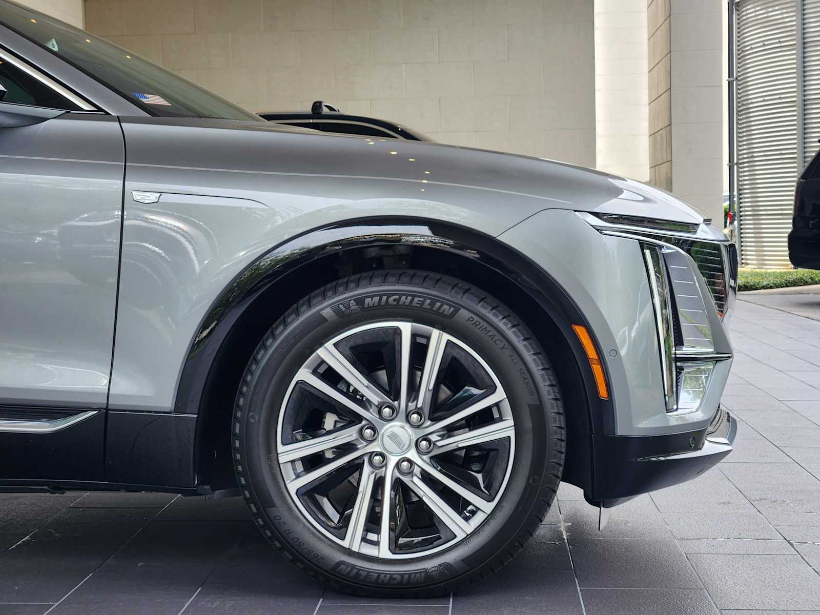 2025 Cadillac Lyriq Luxury photo 5