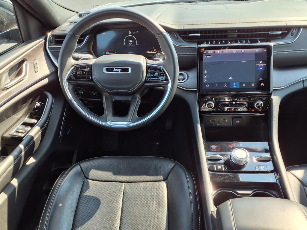 2022 Jeep Grand Cherokee Overland photo 3