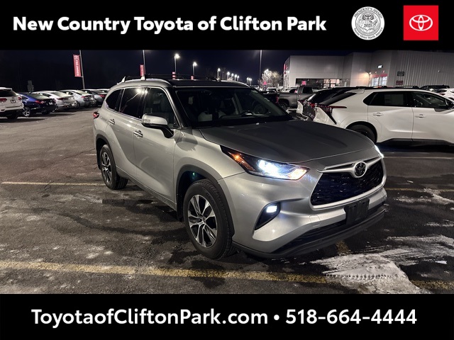 2021 Toyota Highlander XLE's photo