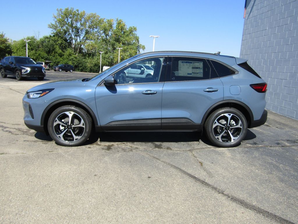 2025 Ford Escape ST-Line Select photo 2
