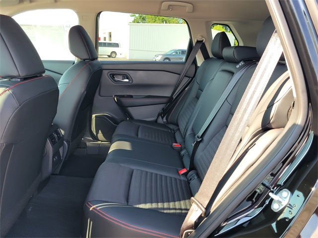 2026 Nissan Rogue SV photo 14