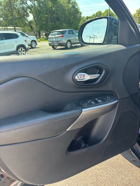 2022 Jeep Cherokee Latitude Lux photo 11