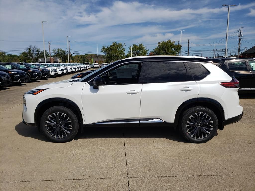 2026 Nissan Rogue Platinum photo 3