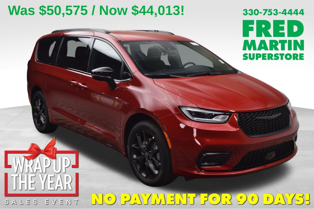 2026 Chrysler Pacifica Select's photo