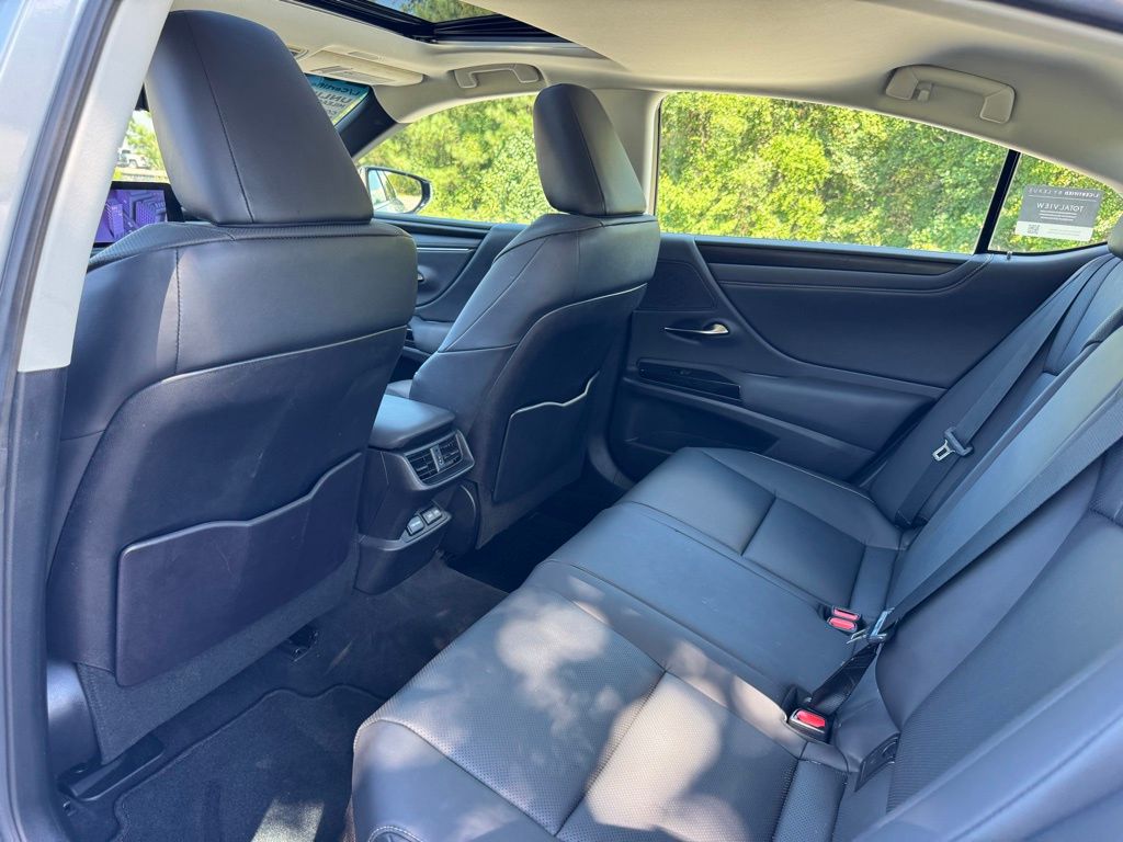 2023 Lexus ES 300h photo 22