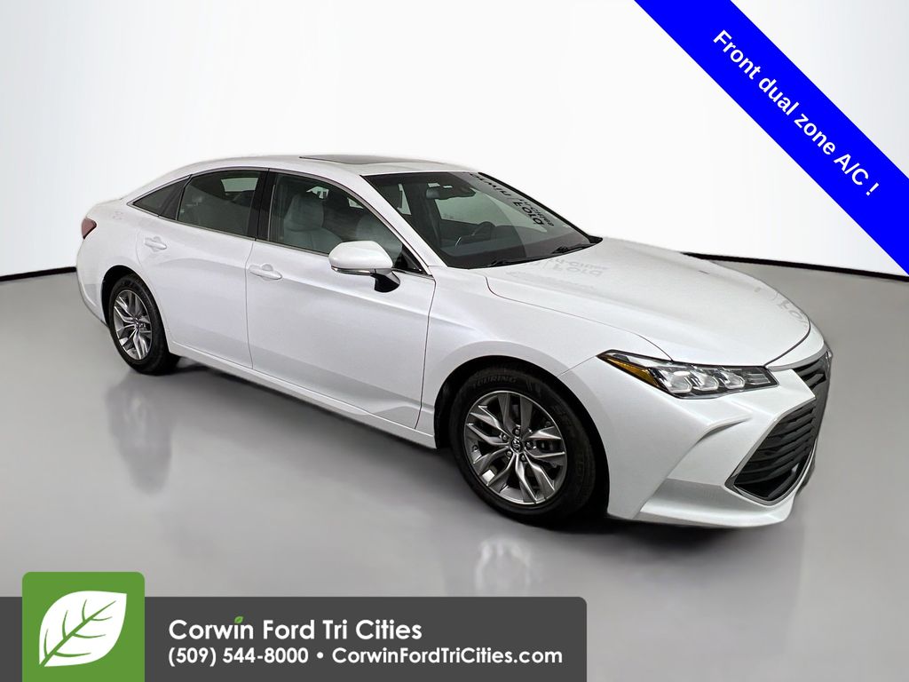 2019 Toyota Avalon XLE's photo