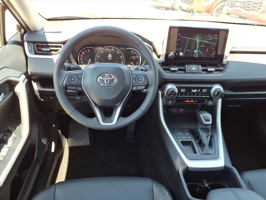 2023 Toyota RAV4 XLE Premium photo 12