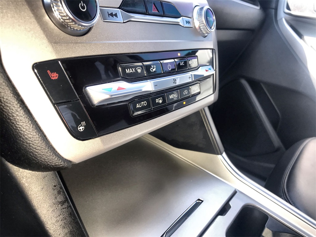 2023 Ford Explorer XLT photo 18