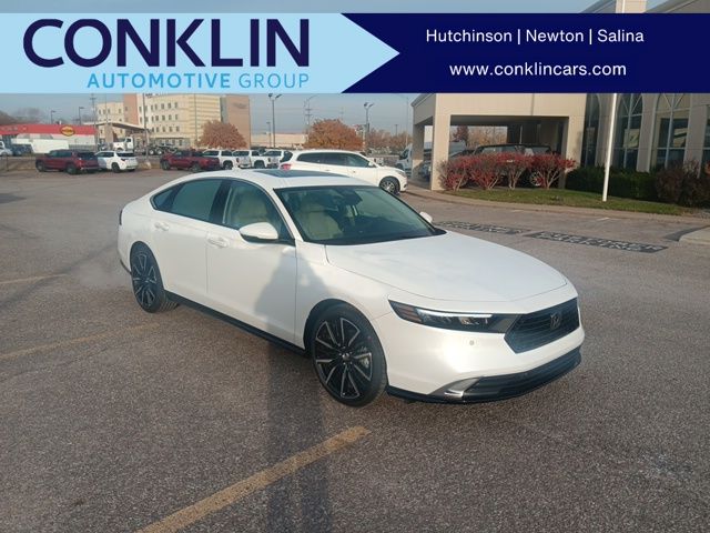 2025 Honda Accord Hybrid Touring's photo