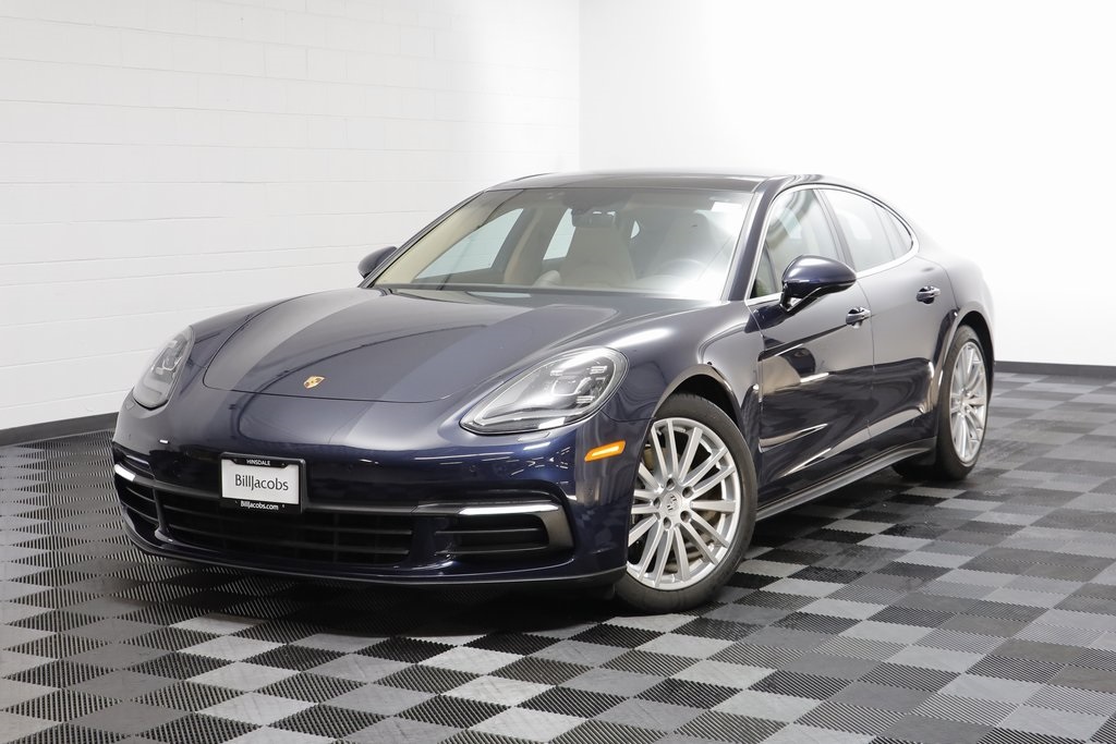 2018 Porsche Panamera Base's photo
