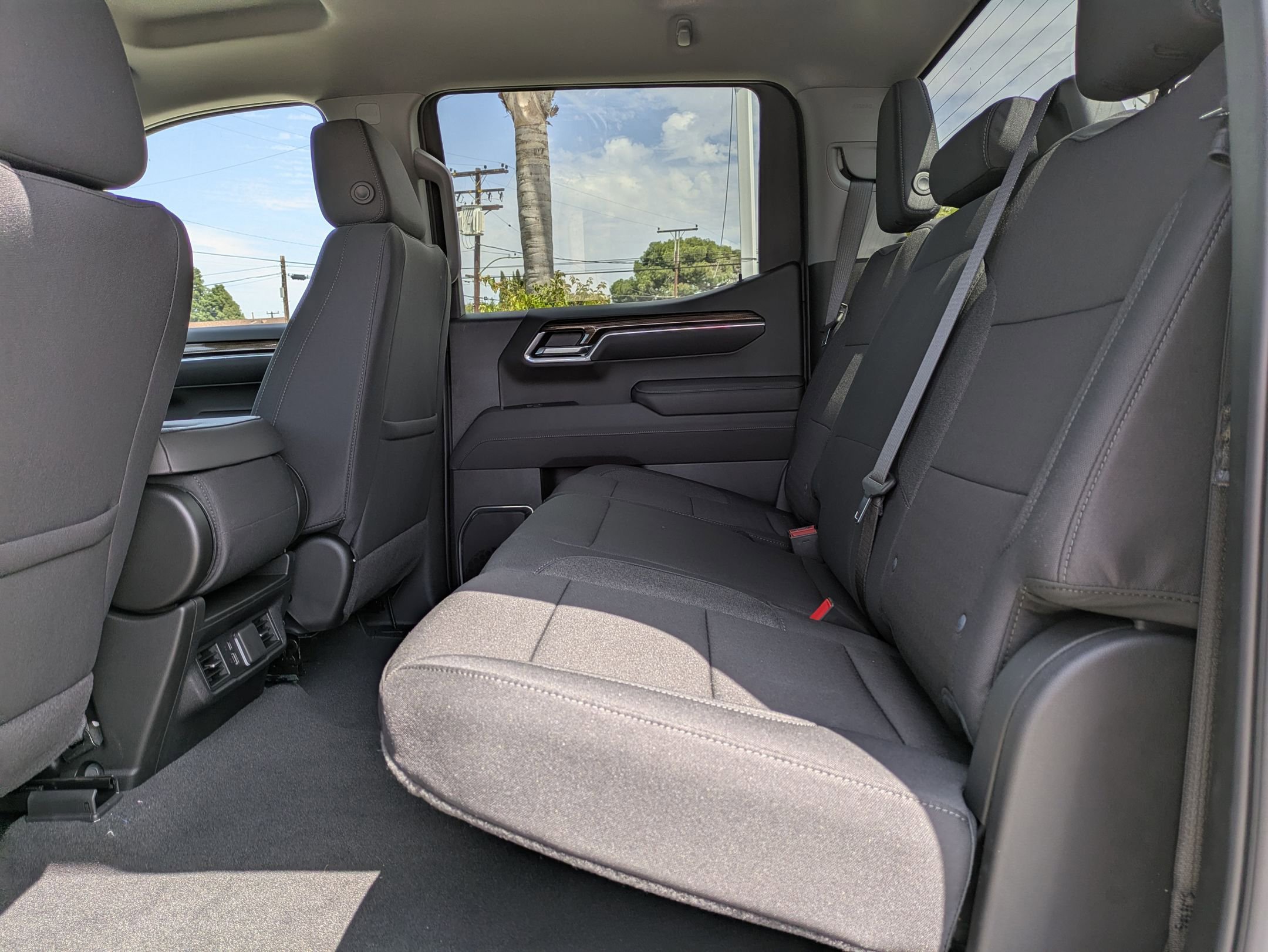 2025 Chevrolet Silverado RST photo 13