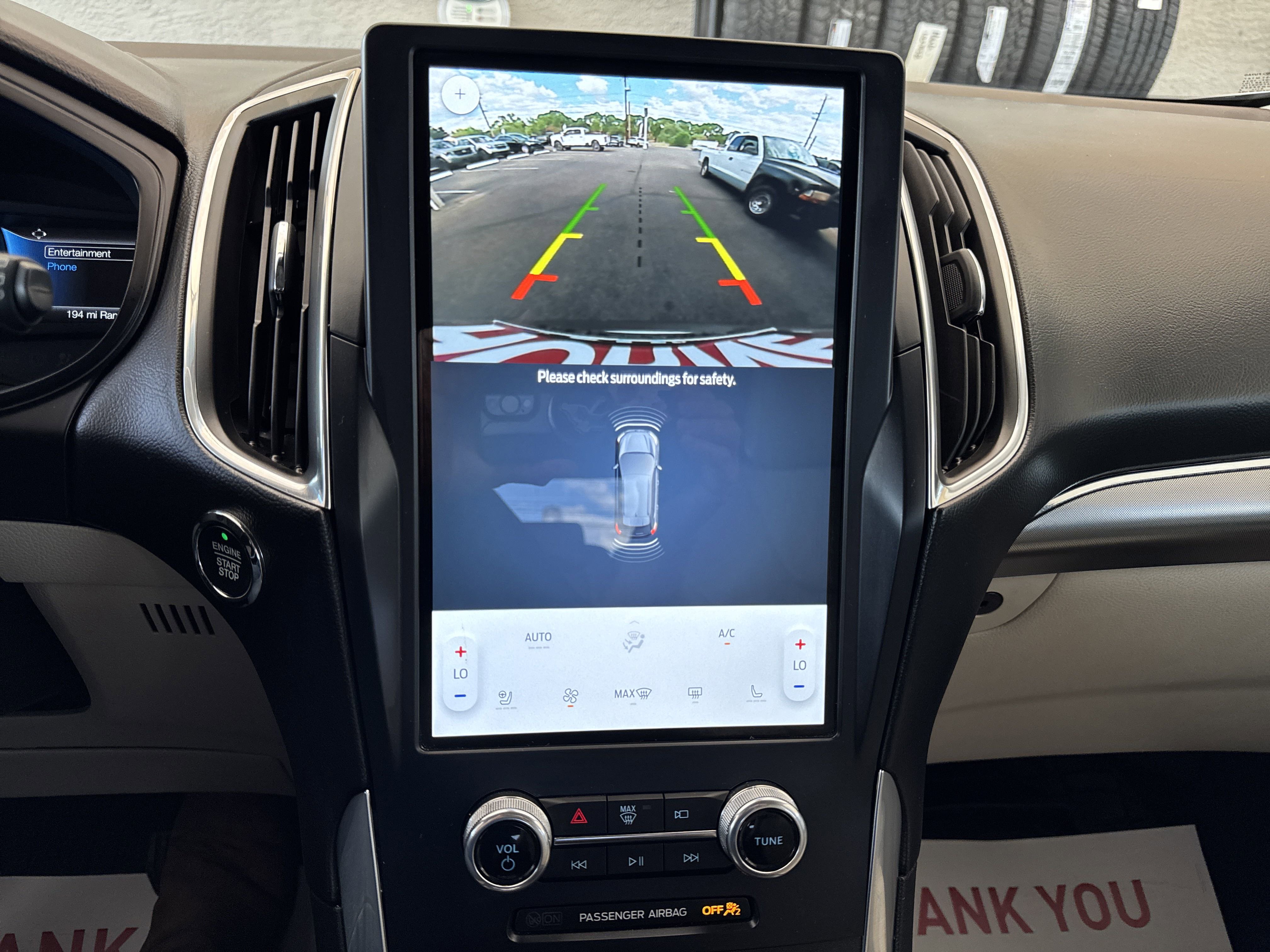 2022 Ford Edge Titanium photo 9