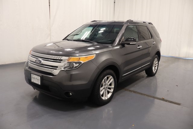 2015 Ford Explorer XLT photo 3