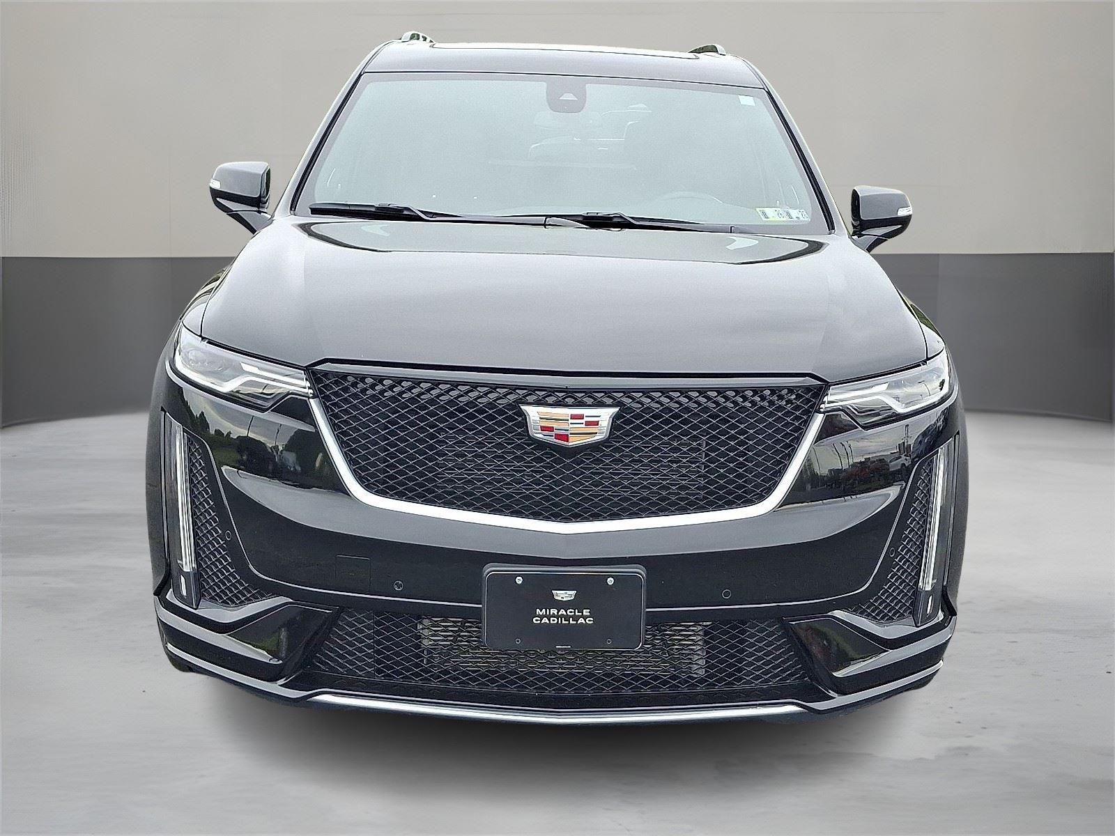 2024 Cadillac XT6 Sport photo 2