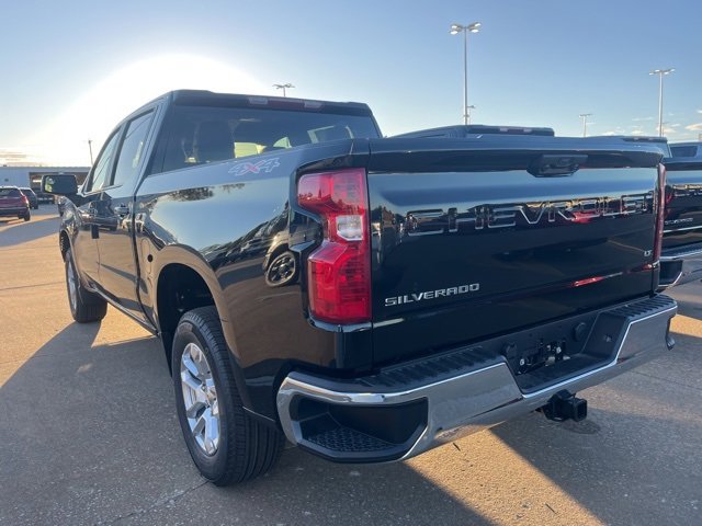 2026 Chevrolet Silverado 1500 LT photo 4