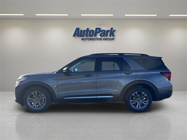 2025 Ford Explorer photo 3