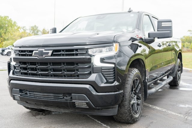 2023 Chevrolet Silverado 1500 RST photo 2