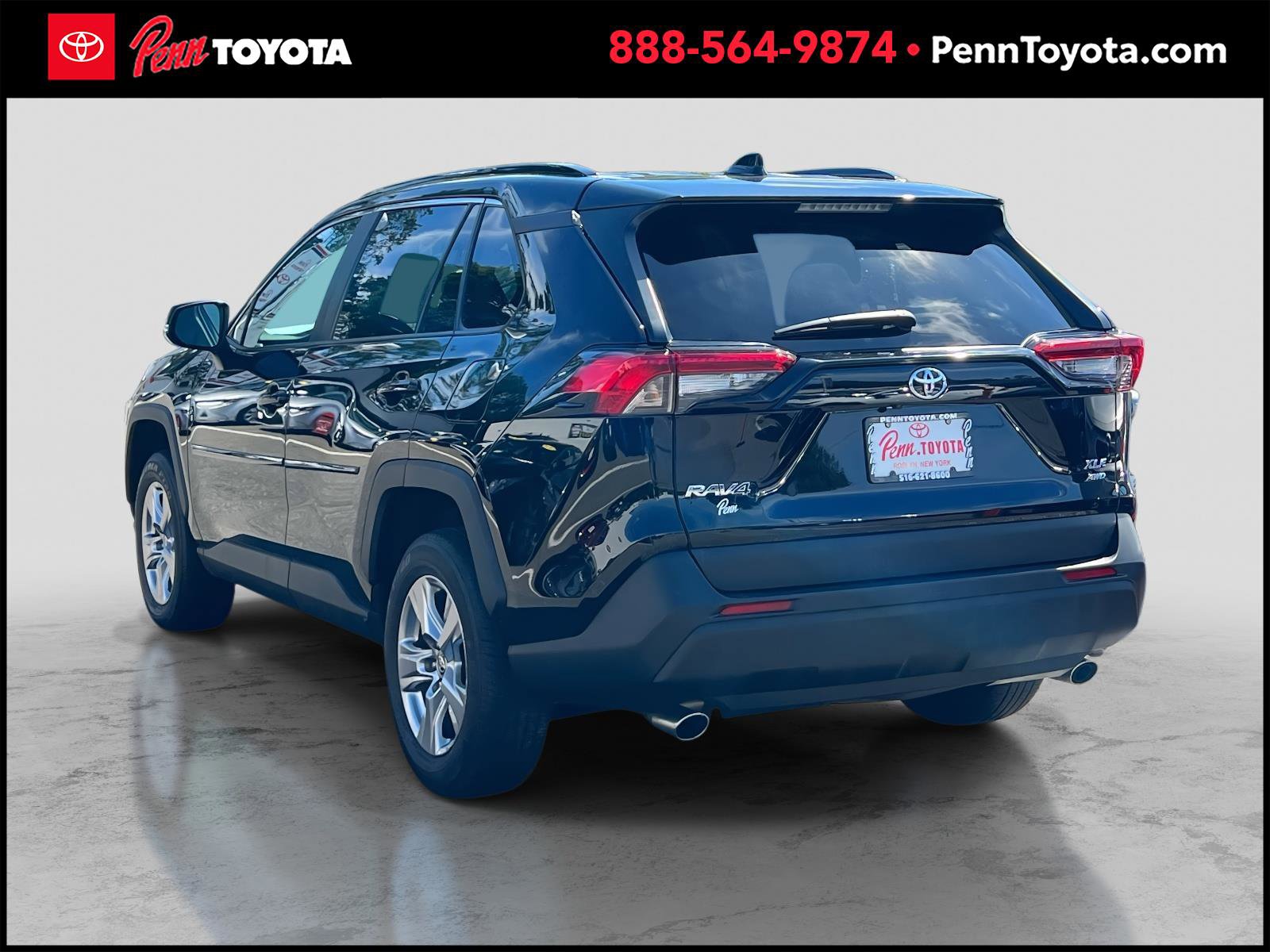 2023 Toyota RAV4 XLE photo 2