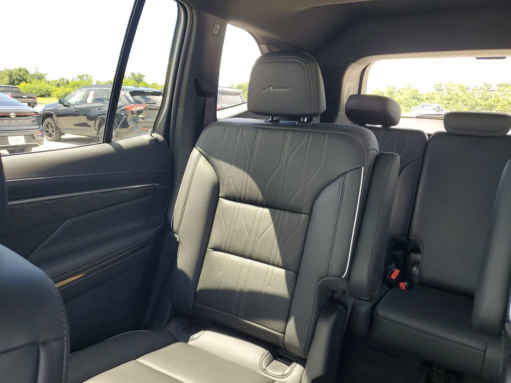 2026 Buick Enclave Avenir photo 12
