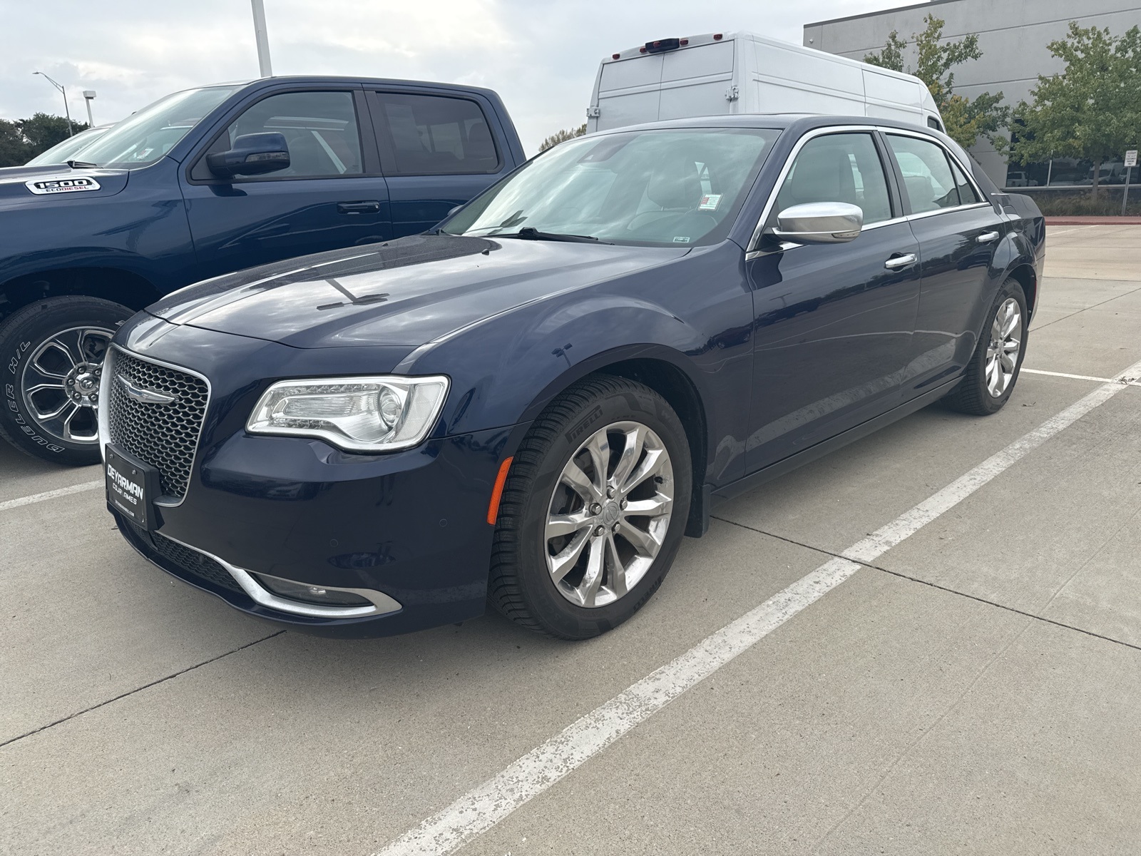 2015 Chrysler 300 C Platinum photo 2