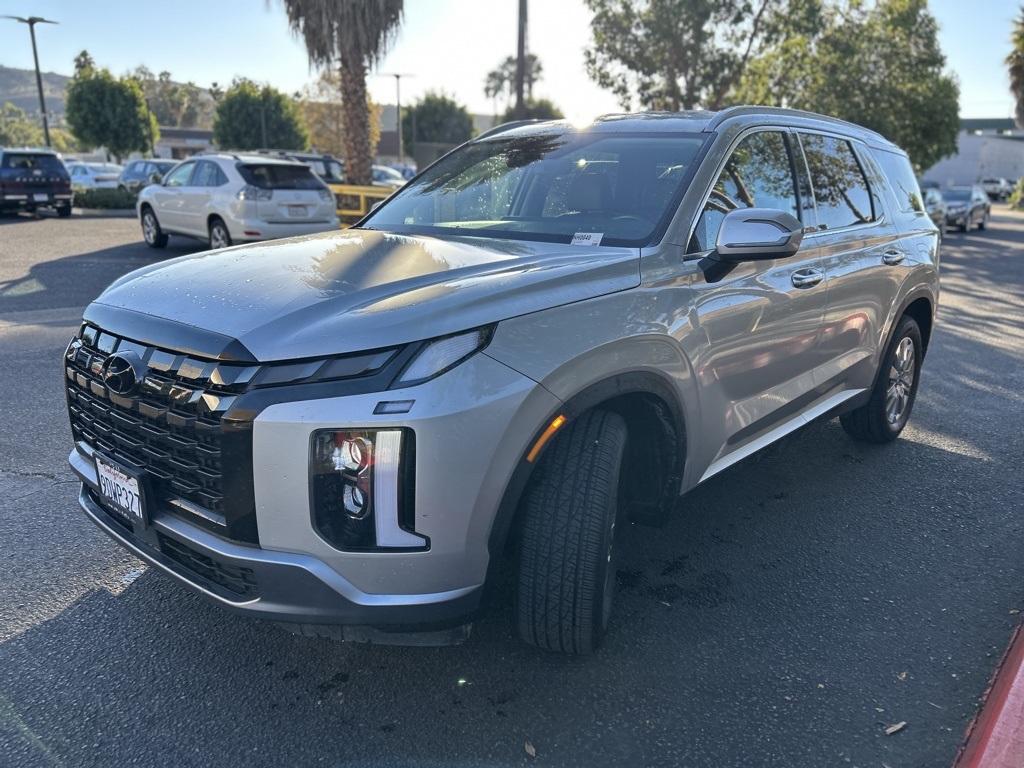 Used 2023 Silver Hyundai SEL image 3