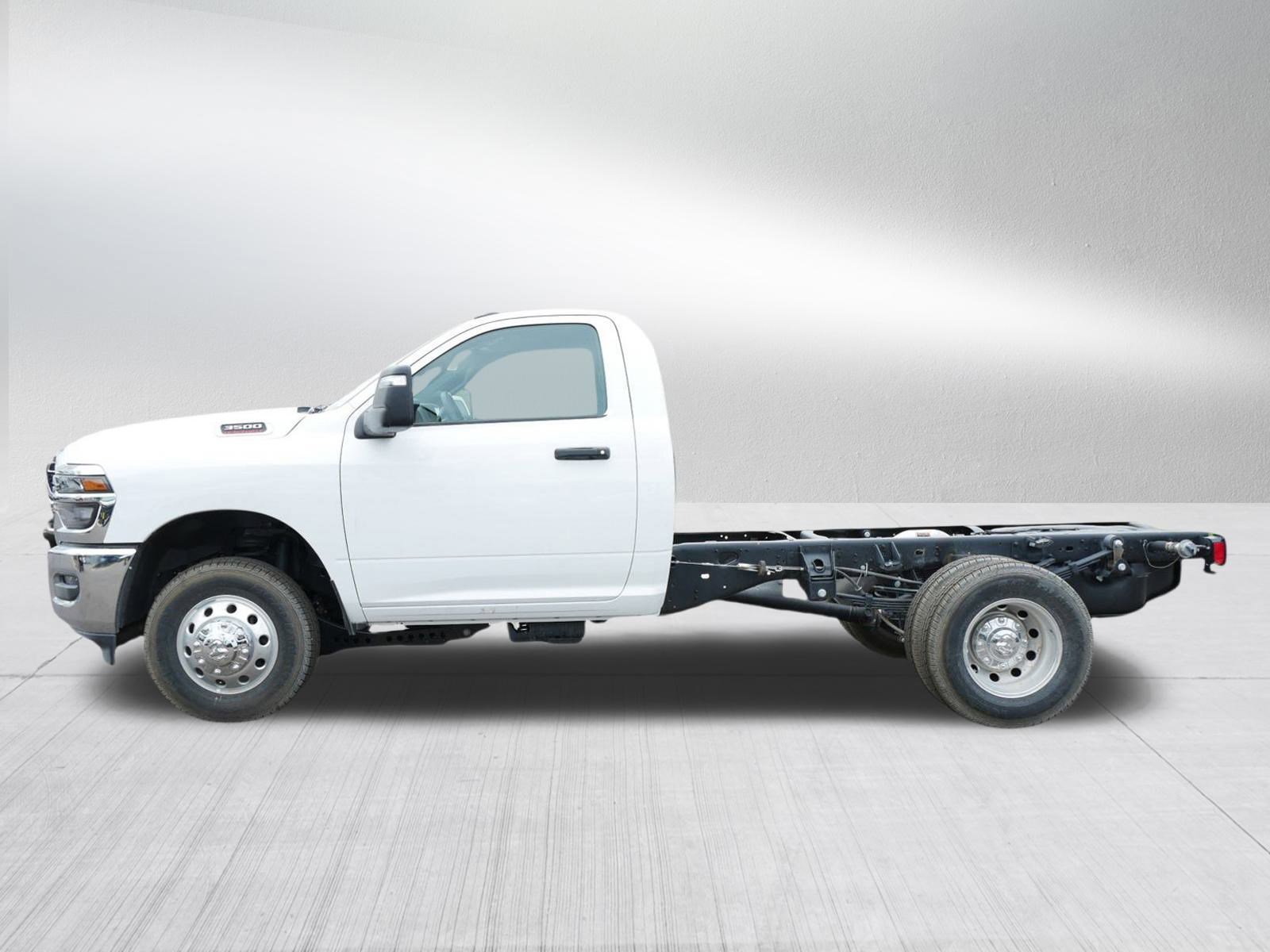 2025 Ram 3500 Tradesman photo 4
