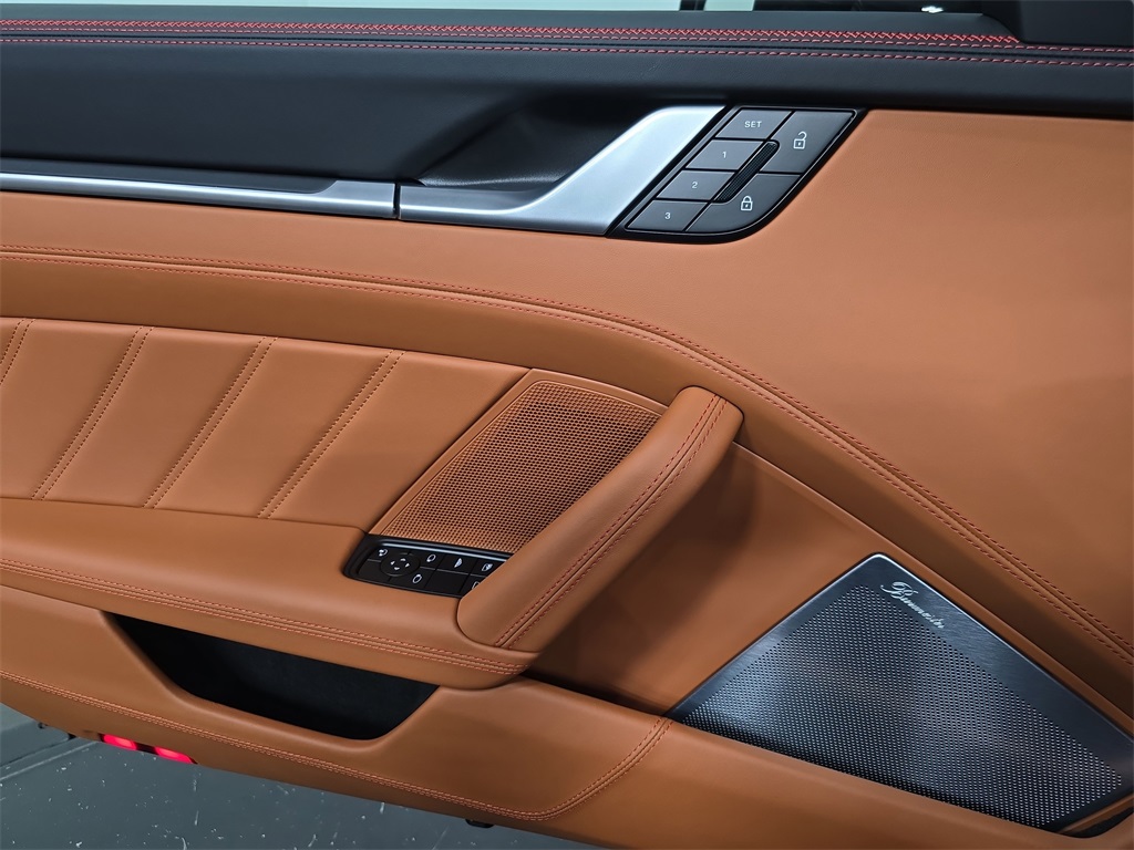 2026 Porsche 911 4 GTS photo 22