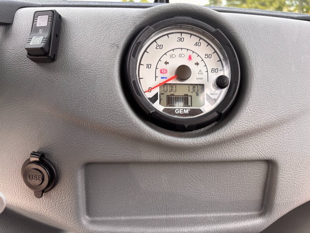 2022 Polaris GEM Standard Bed photo 15