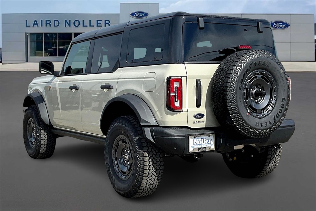 2025 Ford Bronco Badlands photo 3