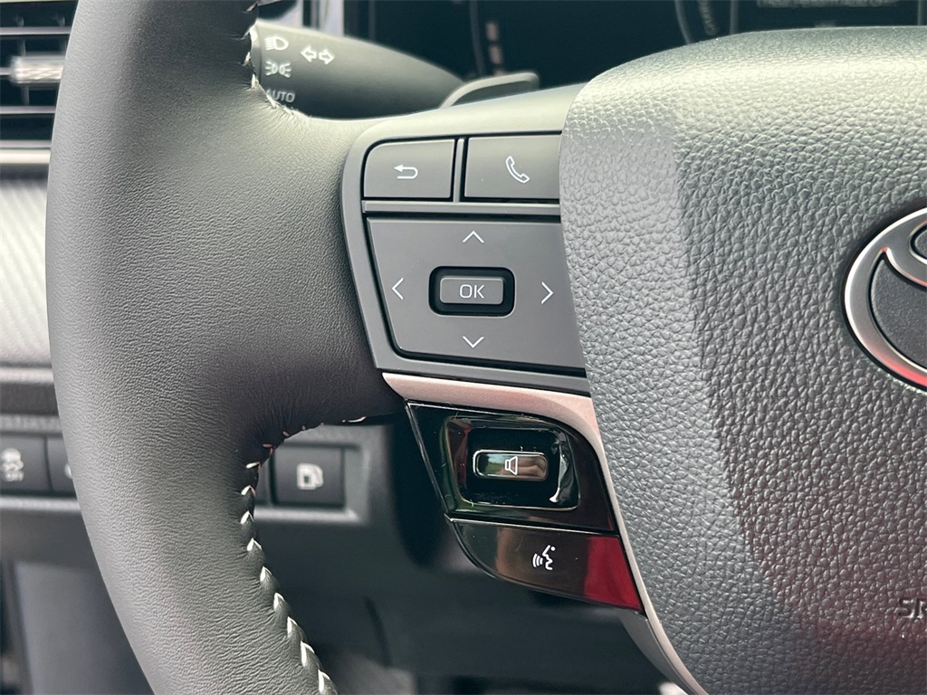 2025 Toyota Camry SE photo 24