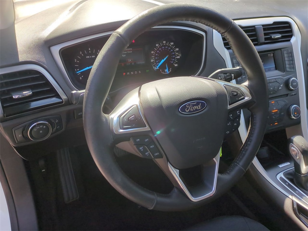 2016 Ford Fusion SE photo 10
