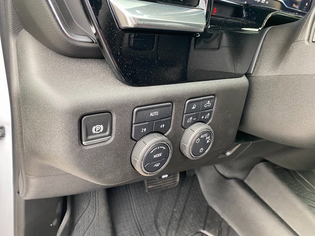 2025 Chevrolet Silverado 1500 LT photo 17