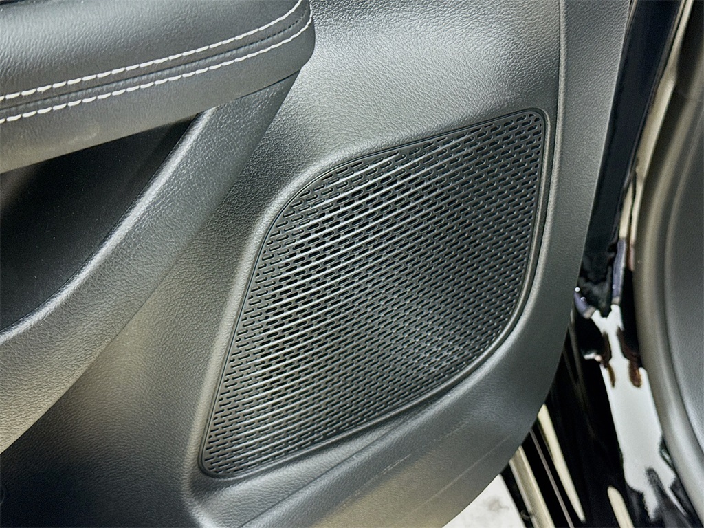 2025 Chrysler Pacifica photo 19