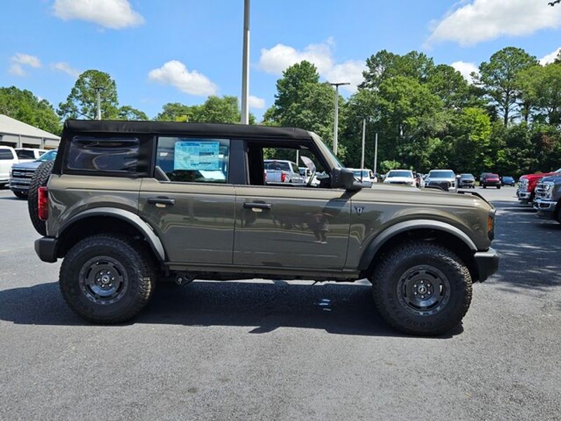 2025 Ford Bronco Base photo 10