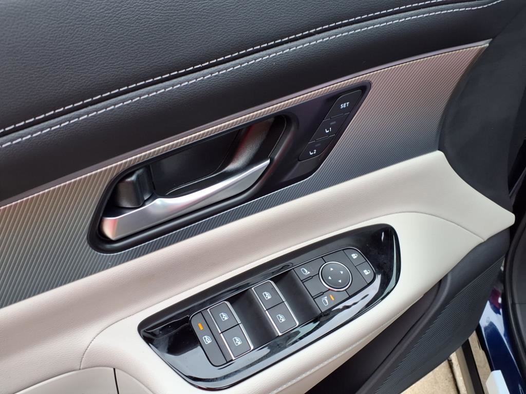 2025 Nissan Murano SL photo 10