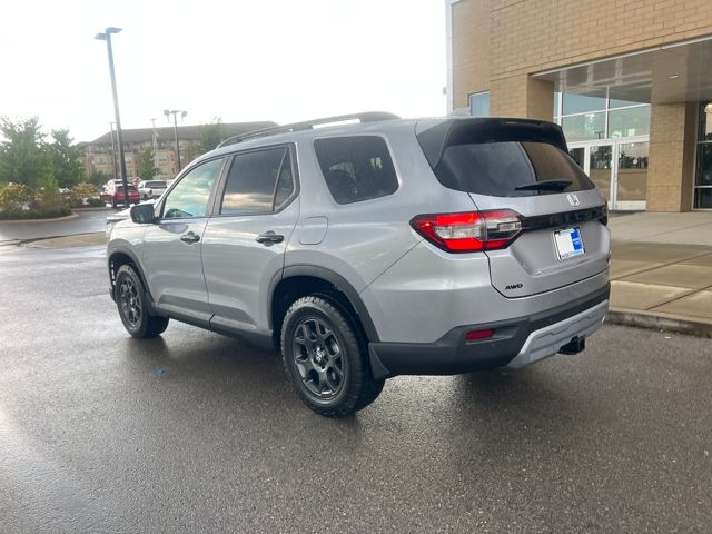 2025 Honda Pilot TrailSport photo 3