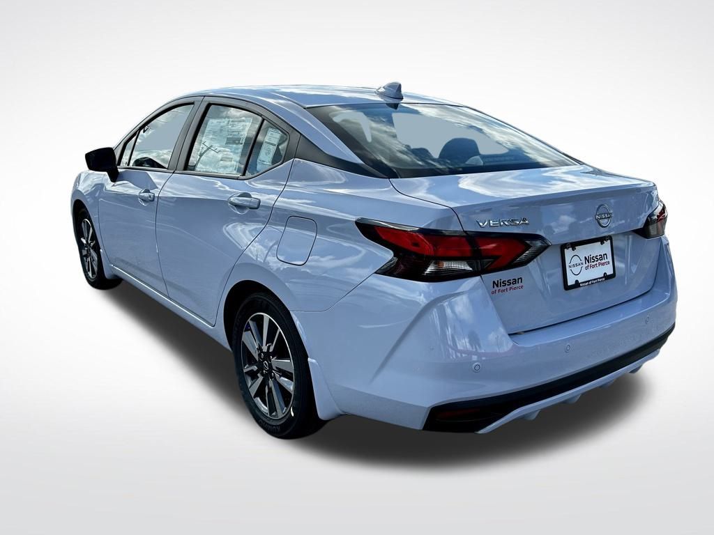 2025 Nissan Versa SV photo 4