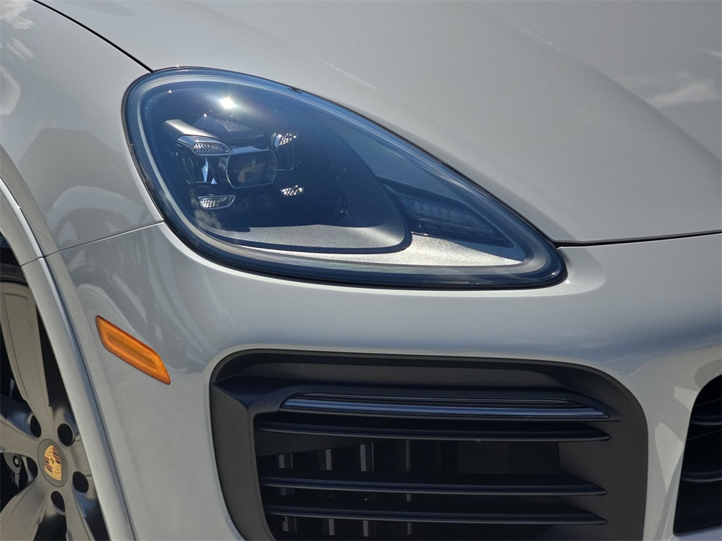 2022 Porsche Cayenne Coupe GTS photo 33